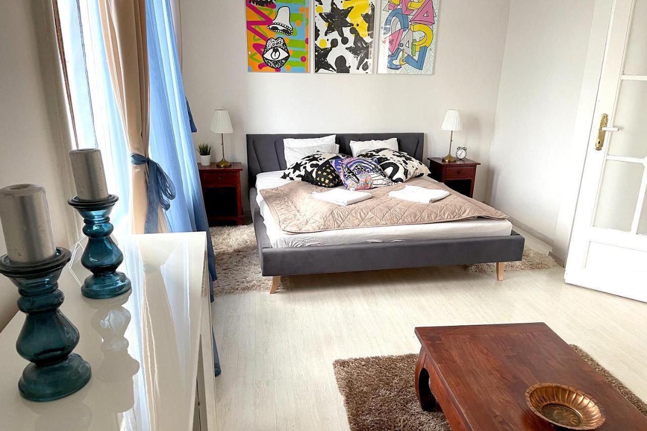 Elegant 125M2 Apartment In Center Of ブダペスト エクステリア 写真