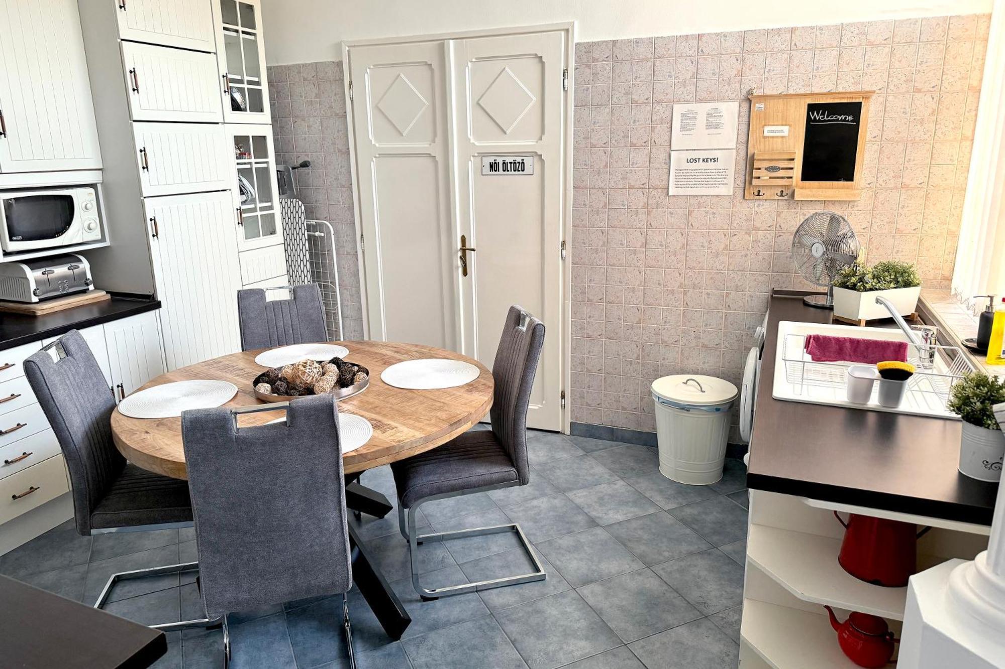 Elegant 125M2 Apartment In Center Of ブダペスト エクステリア 写真