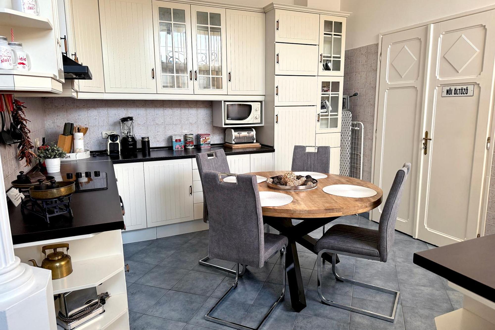 Elegant 125M2 Apartment In Center Of ブダペスト エクステリア 写真