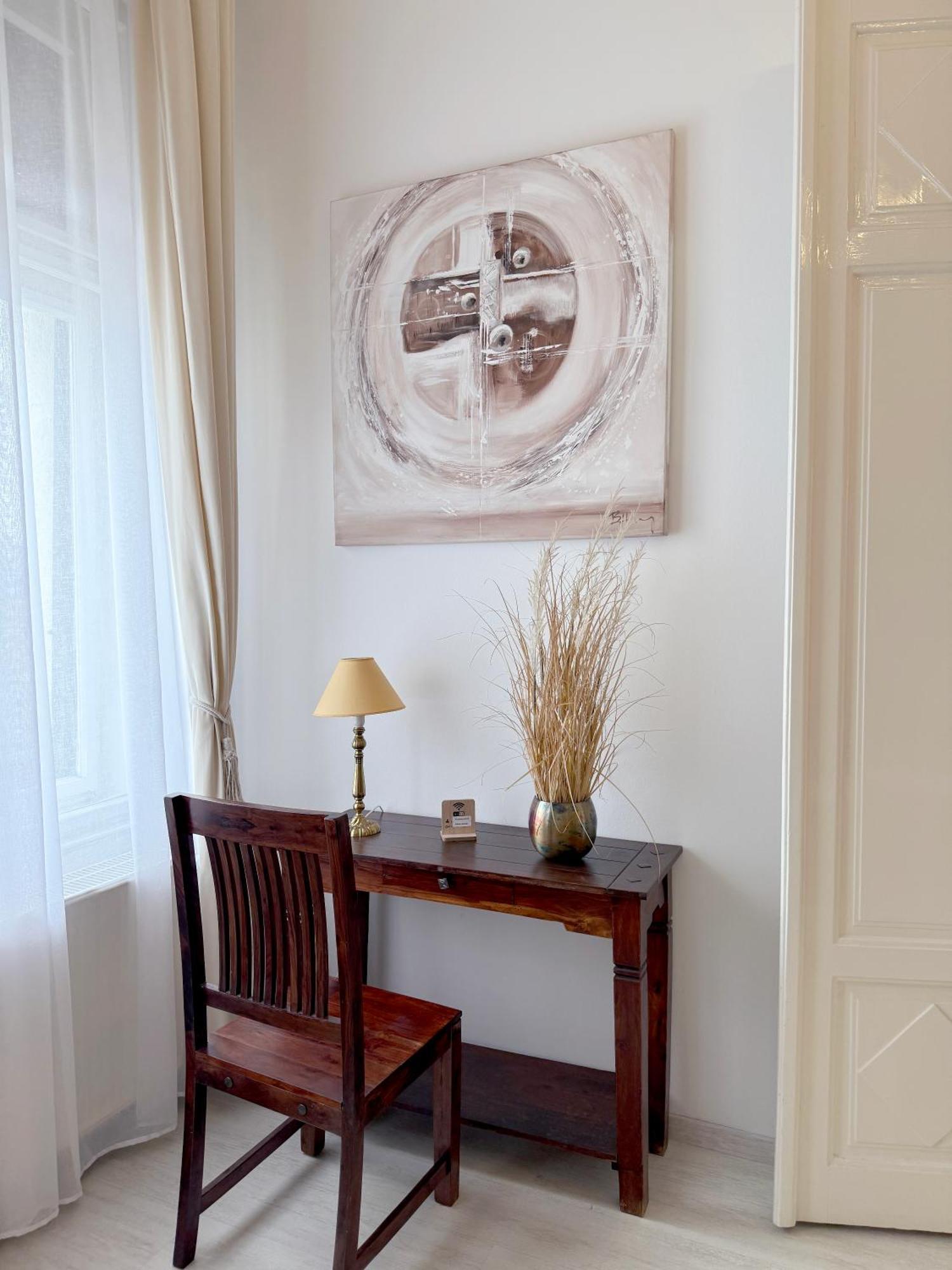 Elegant 125M2 Apartment In Center Of ブダペスト エクステリア 写真