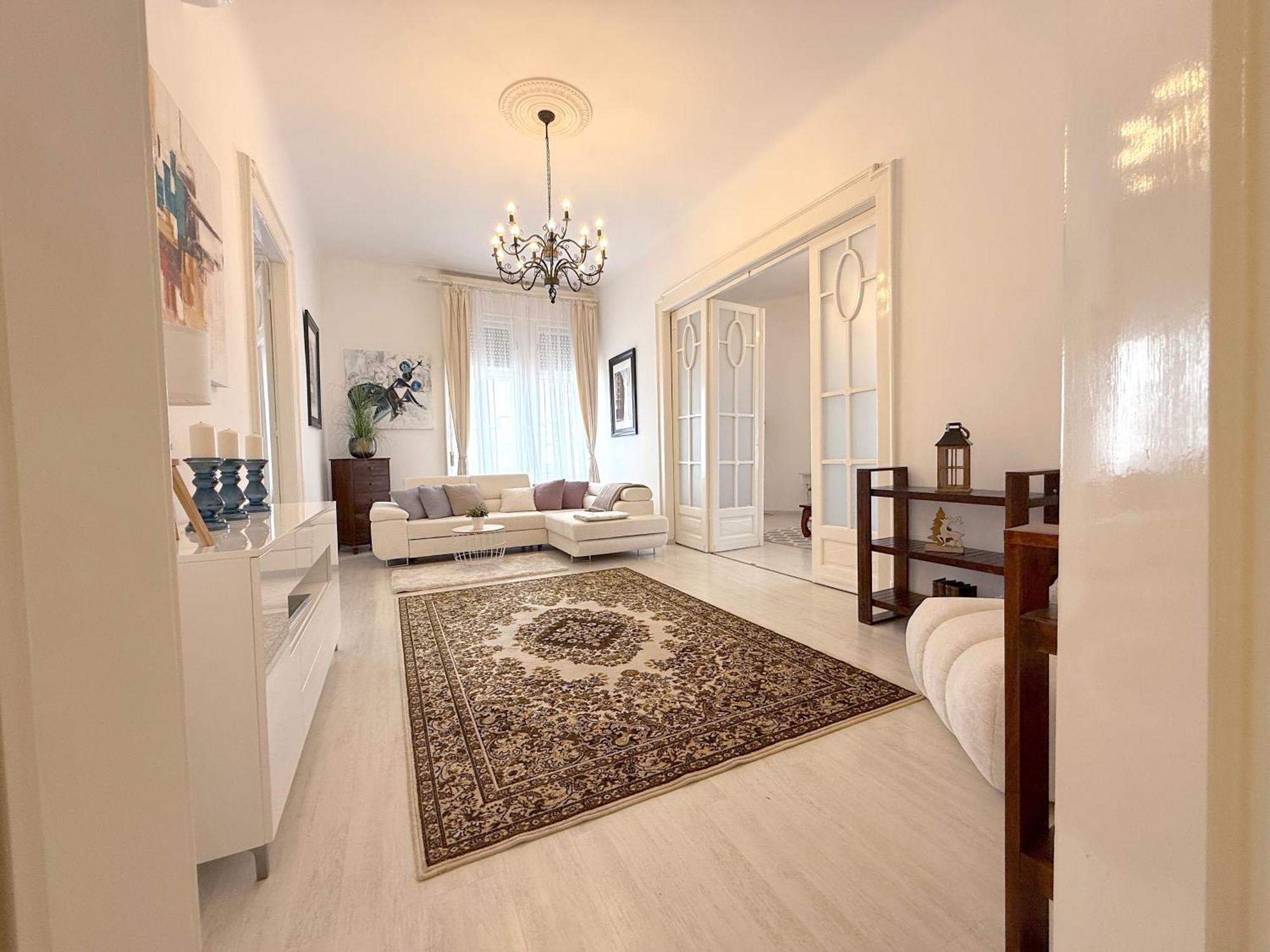 Elegant 125M2 Apartment In Center Of ブダペスト エクステリア 写真