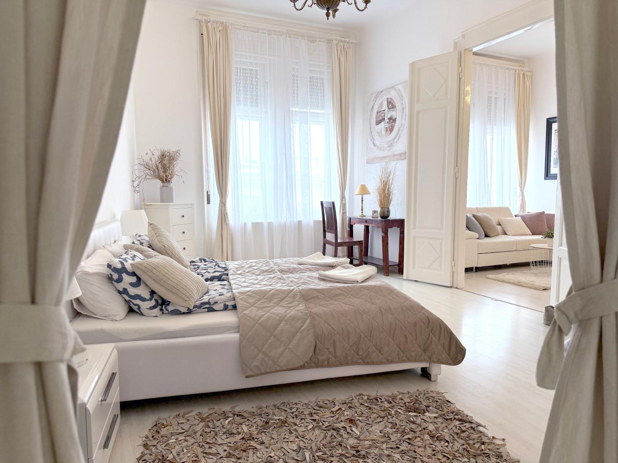 Elegant 125M2 Apartment In Center Of ブダペスト エクステリア 写真