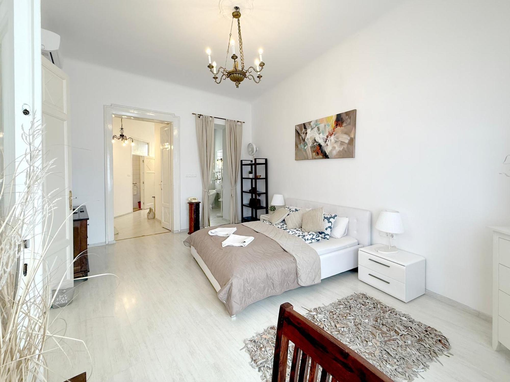 Elegant 125M2 Apartment In Center Of ブダペスト エクステリア 写真