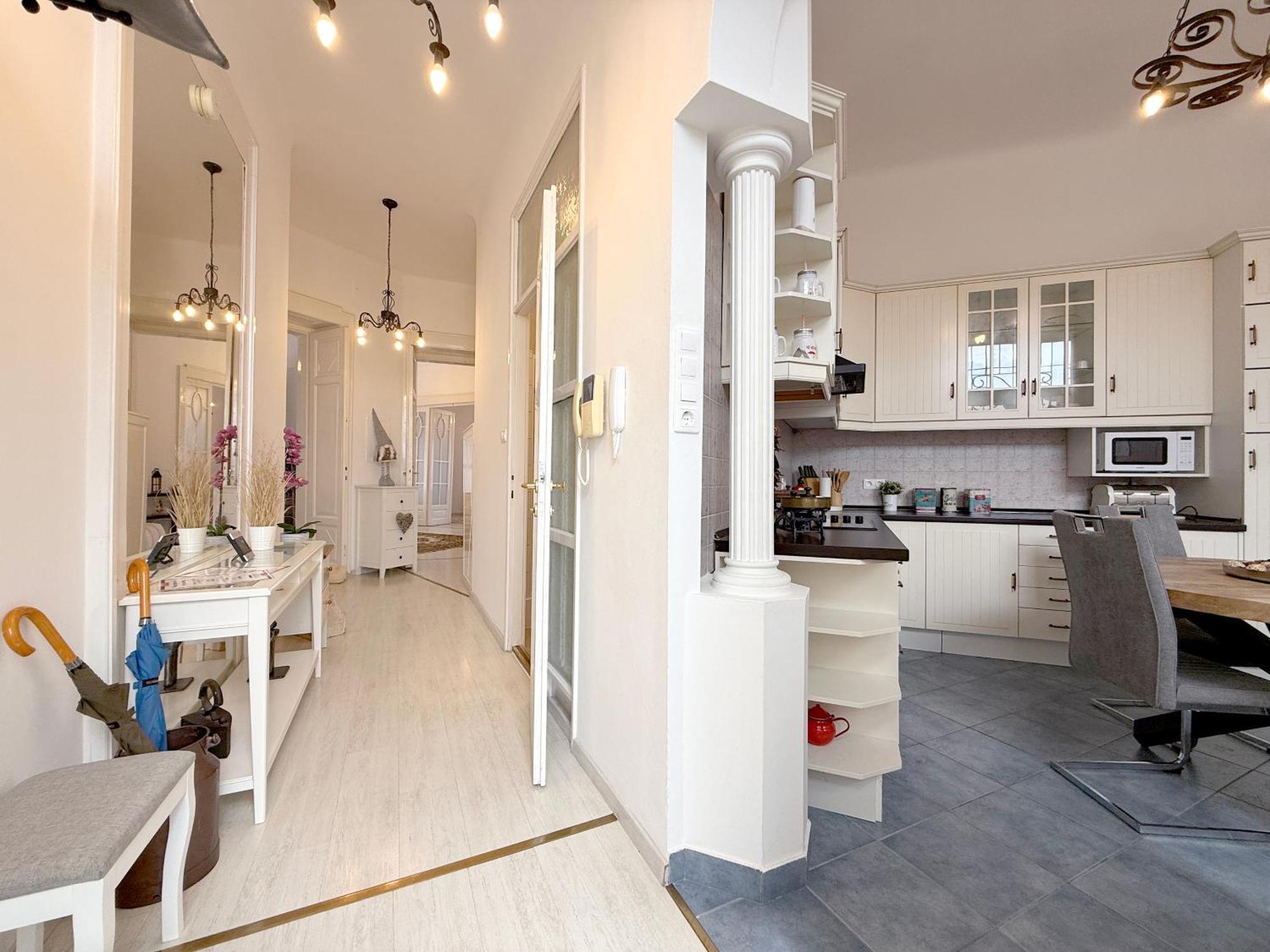 Elegant 125M2 Apartment In Center Of ブダペスト エクステリア 写真